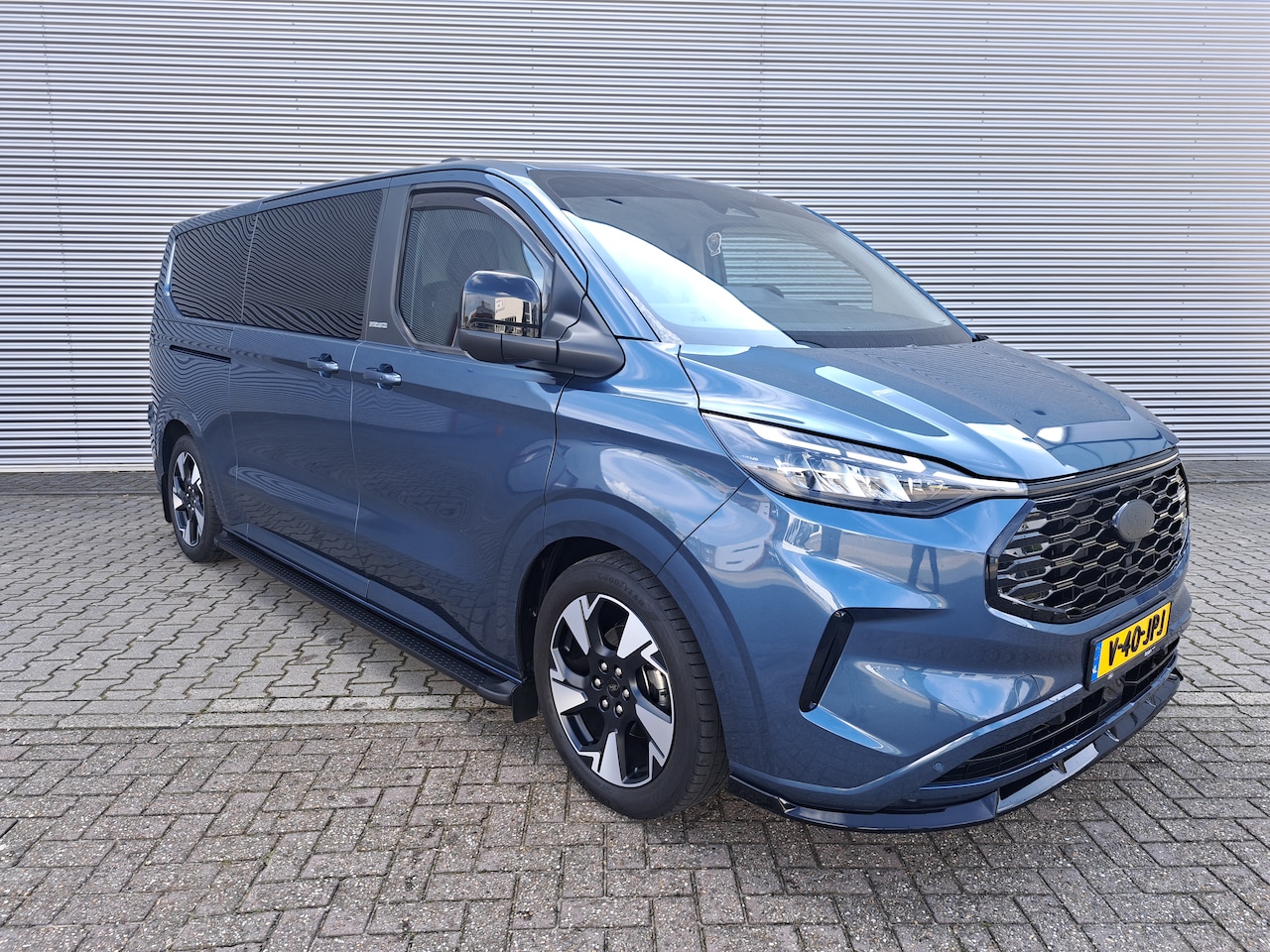 Ford Transit Custom - 300 2.0 TDCI L2H1 Limited Luxe limited edition bedrijfsbus - AutoWereld.nl