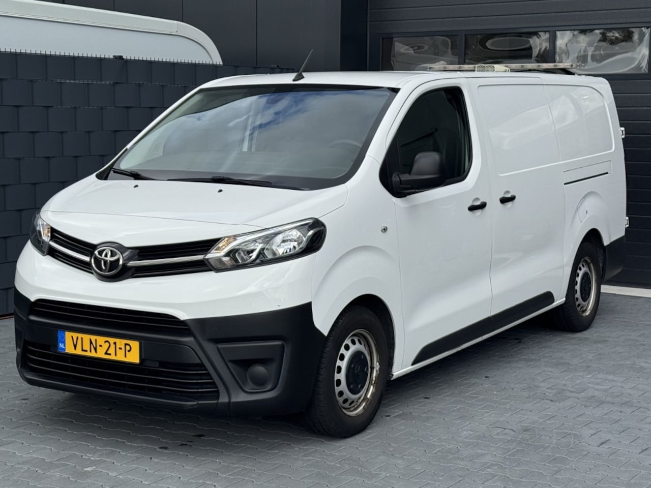 Toyota PROACE Long Worker - 2.0 D-4D Navigator *AIRCO/NAVI - AutoWereld.nl