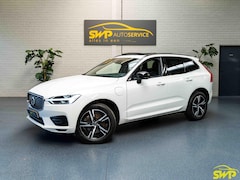 Volvo XC60 - 2.0 T8 Twin Engine AWD R-Design | Pano | Trekhaak zwenkbaar | Navi | Cam