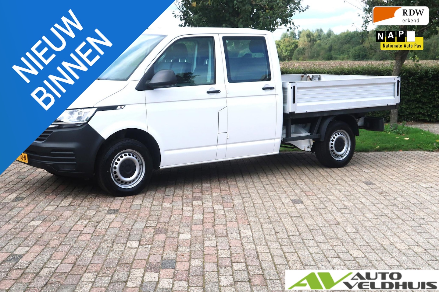 Volkswagen Transporter - 2.0 TDI L2H1 DC 28 Comfortline 6 persoons - AutoWereld.nl