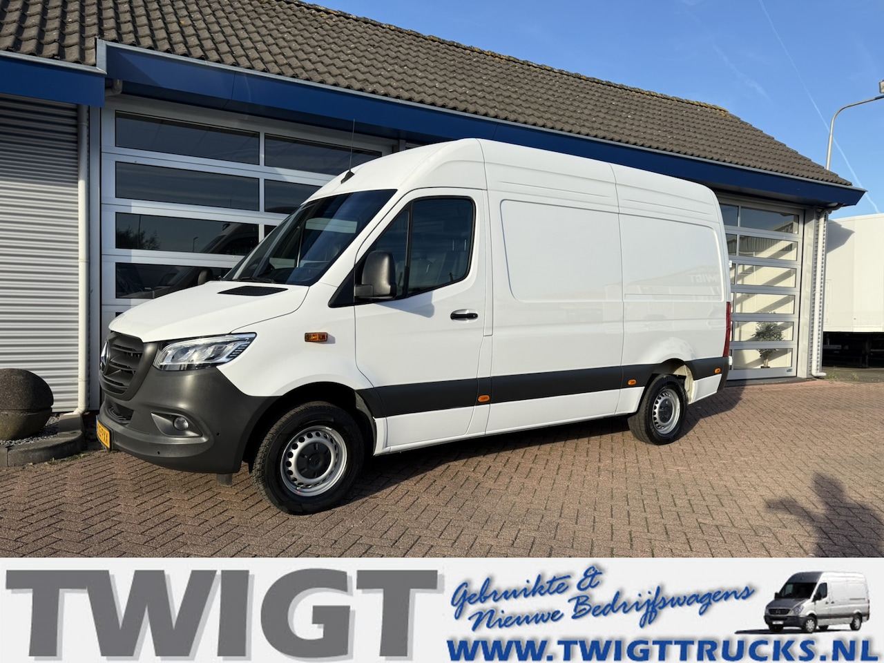 Mercedes-Benz Sprinter - 317 1.9 CDI L2H2 RWD MBUX10/Camera/Navi - AutoWereld.nl