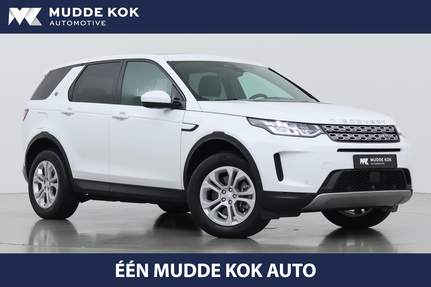 Land Rover Discovery Sport - P300e 1.5 S | Panoramadak | 360° Camera | Meridian | Trekhaak | Leder | Stoelverwarming V+ - AutoWereld.nl