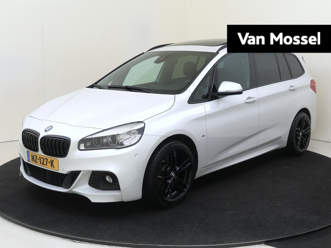 BMW 2-serie Gran Tourer - 220i High Executive | Panoramdak | Trekhaak | Achteruitrijcamera | Full options - AutoWereld.nl