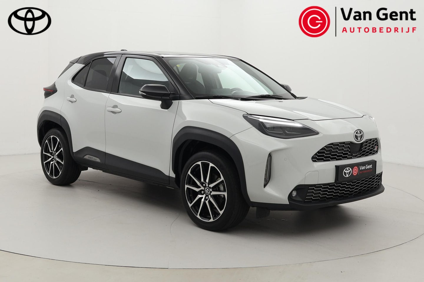 Toyota Yaris Cross - 1.5 Hybrid GR Sport | Dodehoek detectie | Apple Carplay / Android Auto | Head-up display | - AutoWereld.nl