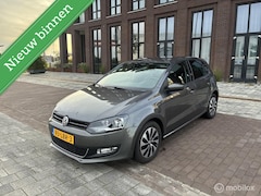 Volkswagen Polo - 1.4-16V Highline