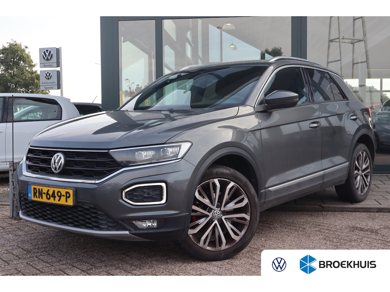 Volkswagen T-Roc - 1.5 TSI Sport 150PK | Bandenspanningscontrolesysteem | Cruise control adaptief | Regensens - AutoWereld.nl