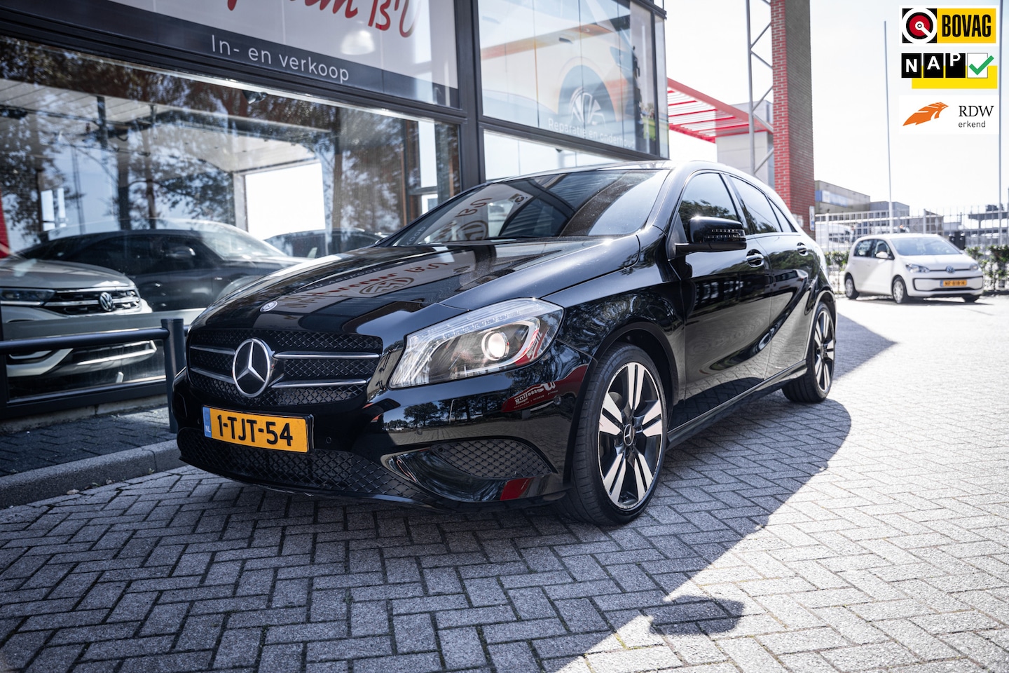 Mercedes-Benz A-klasse - 180 Ambition | Aut | Navi | PDC | Xenon | Cruise | 18" lmv | - AutoWereld.nl