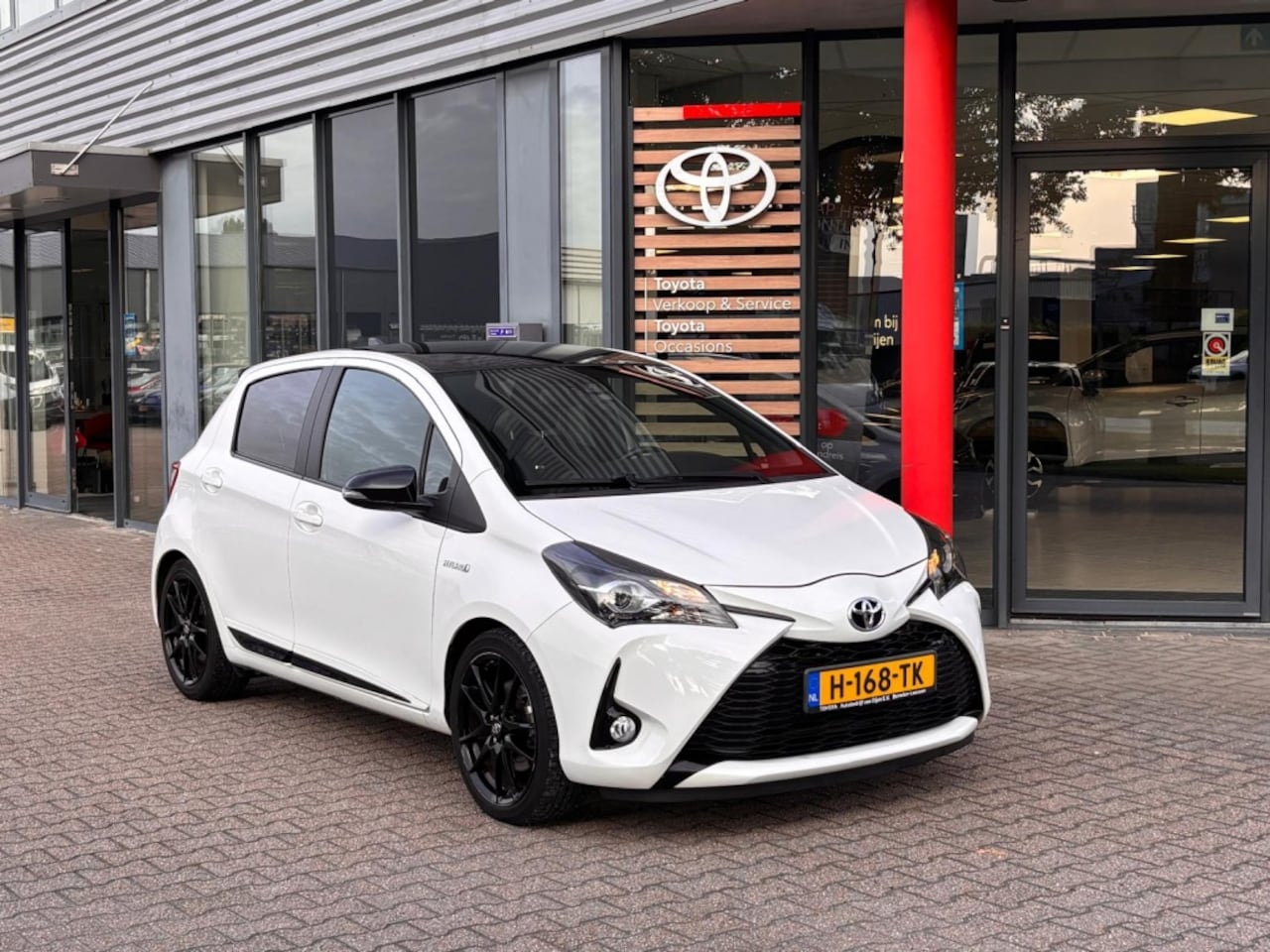 Toyota Yaris - 1.5 Hyb. GR-Sport | Af. Trekhaak | Stoel VW | Lage km | Sportieve uitvoering - AutoWereld.nl