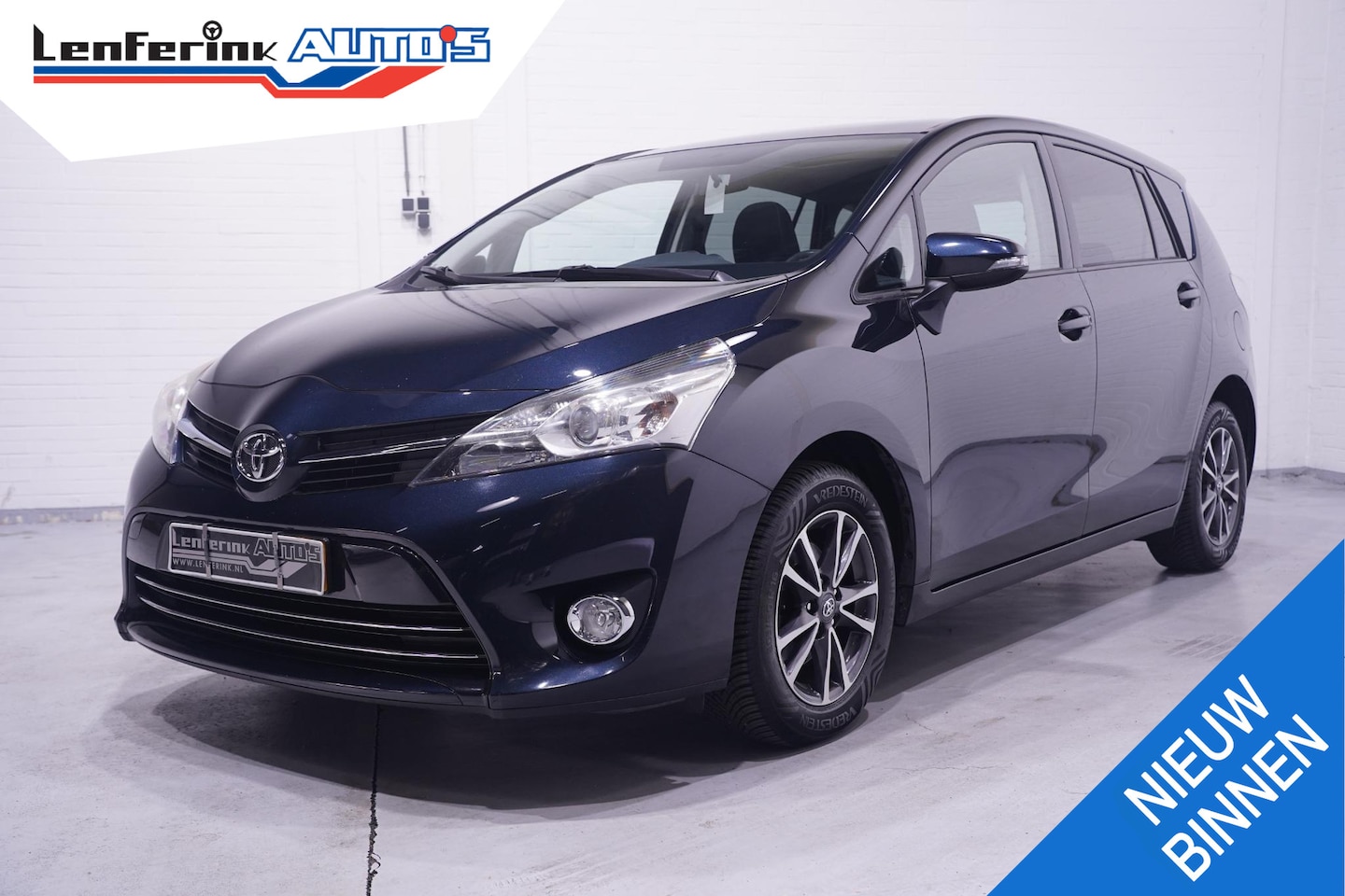 Toyota Verso - 1.6 VVT-i Business Camera private-glas trekhaak 16"-LMV Panodak Climate-controle stuurbedi - AutoWereld.nl