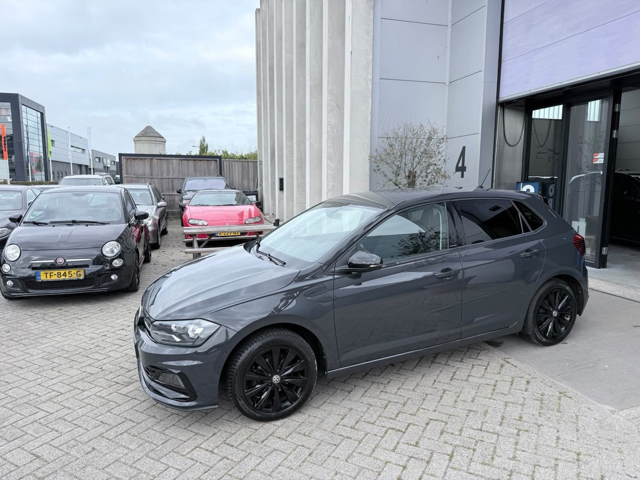 Volkswagen Polo - 1.0 TSI R-LINE! ZEER NETTE AUTO! INRUIL MOGELIJK! - AutoWereld.nl