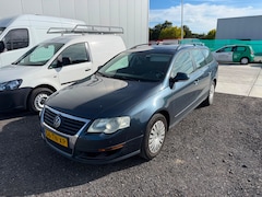 Volkswagen Passat Variant - 1.6 FSI Business | LOOP of SLOOP | Airco | Navigatie | Parkeersensoren | Cruise control