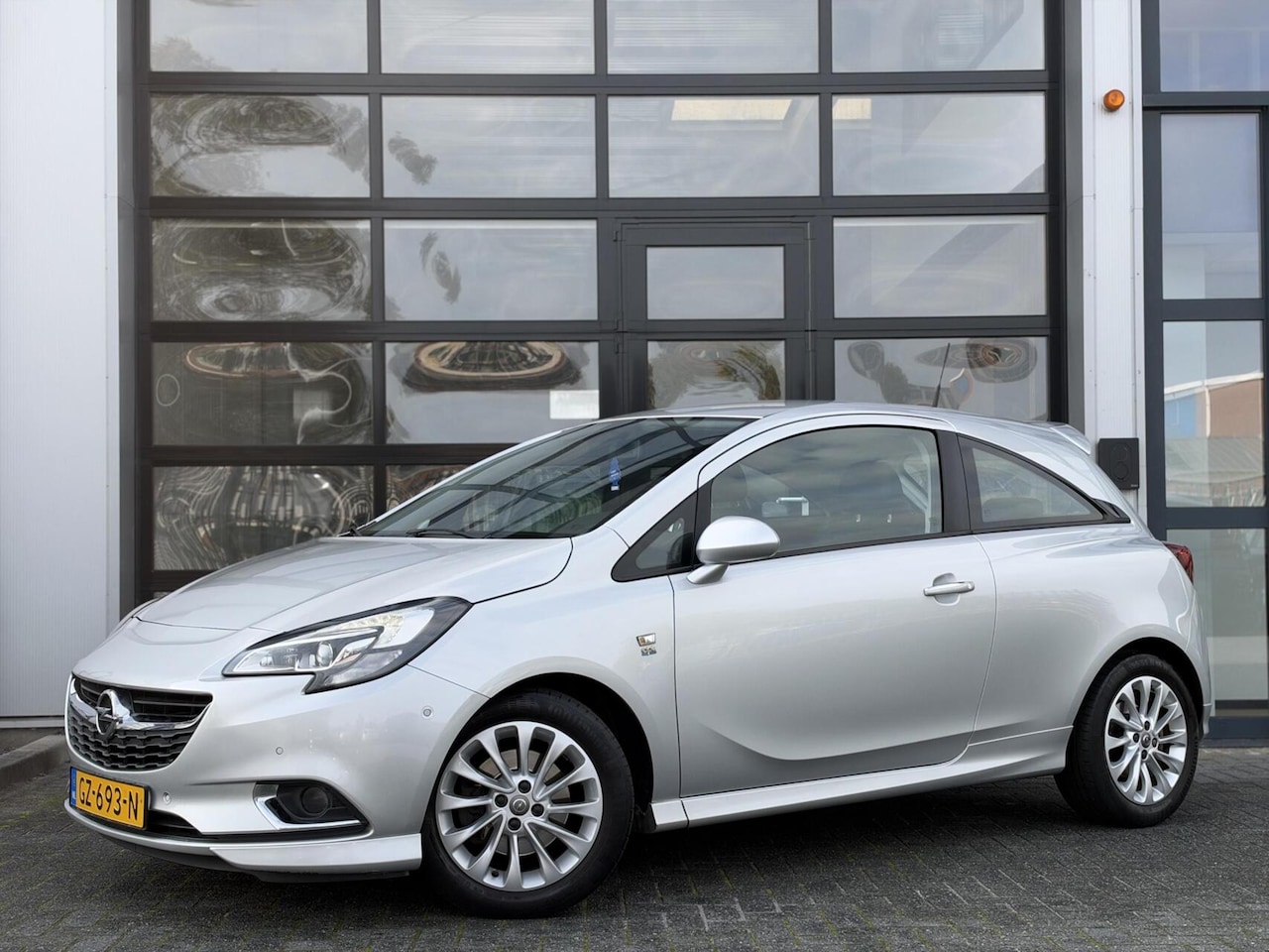 Opel Corsa - 1.0 Turbo Edition / OPC LINE / Cruise / Camera - AutoWereld.nl