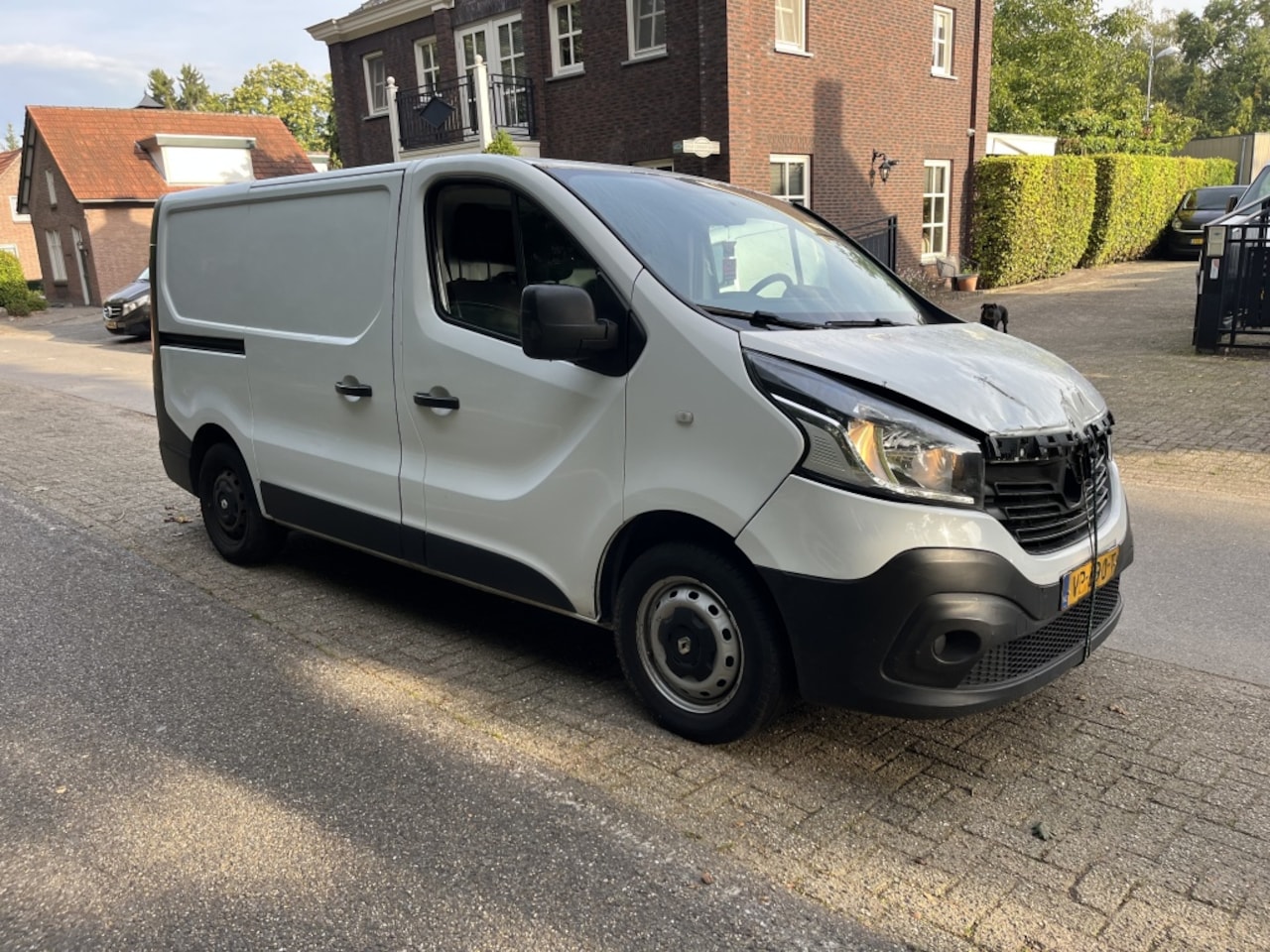 Renault Trafic - 1.6 dCi schade - AutoWereld.nl