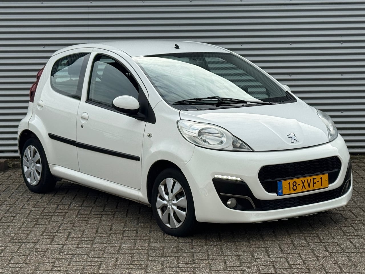 Peugeot 107 - 1.0 Active / AUTOMAAT / LED / 5 DEURS / AIRCO / INRUIL MOG. - AutoWereld.nl
