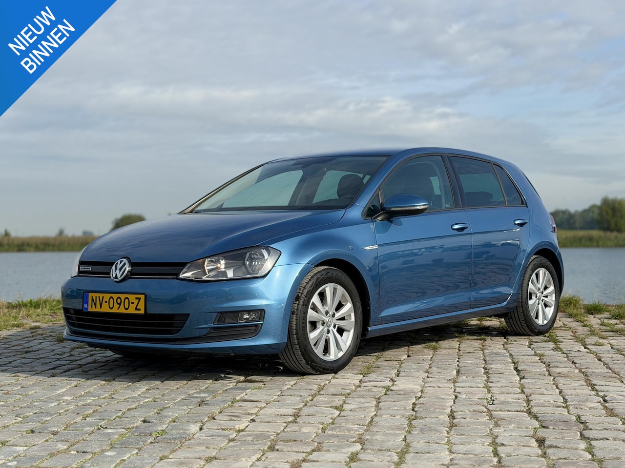 Volkswagen Golf - 1.0 TSI Connected Series|Carplay|Dealer Ond|Camera - AutoWereld.nl