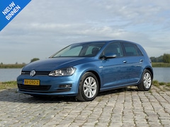 Volkswagen Golf - 1.0 TSI Connected Series|Carplay|Dealer Ond|Camera