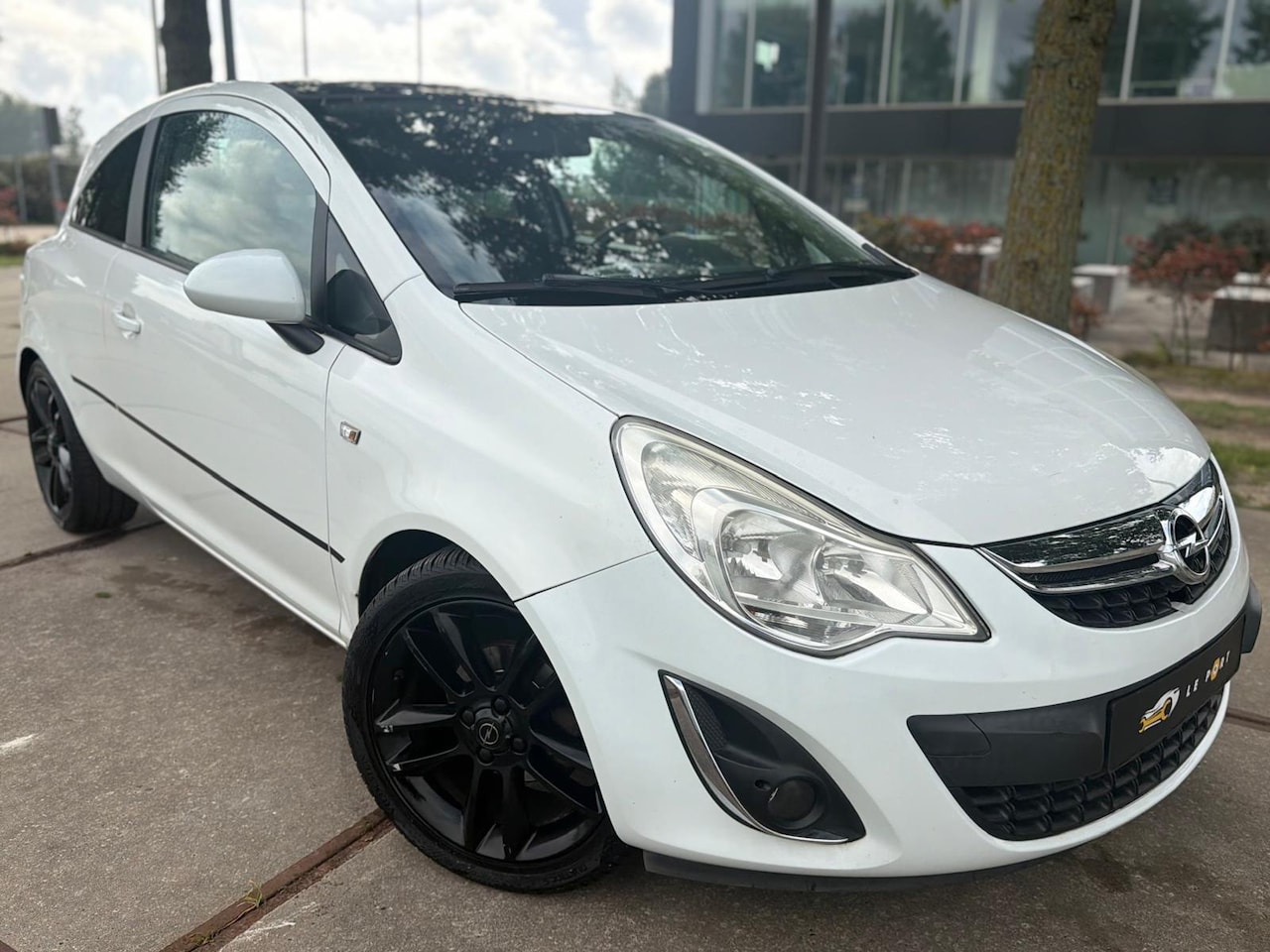 Opel Corsa - | 1.2 | 2011 | 3DR | PARKEERSENS | AIRCO | 2 EIG - AutoWereld.nl