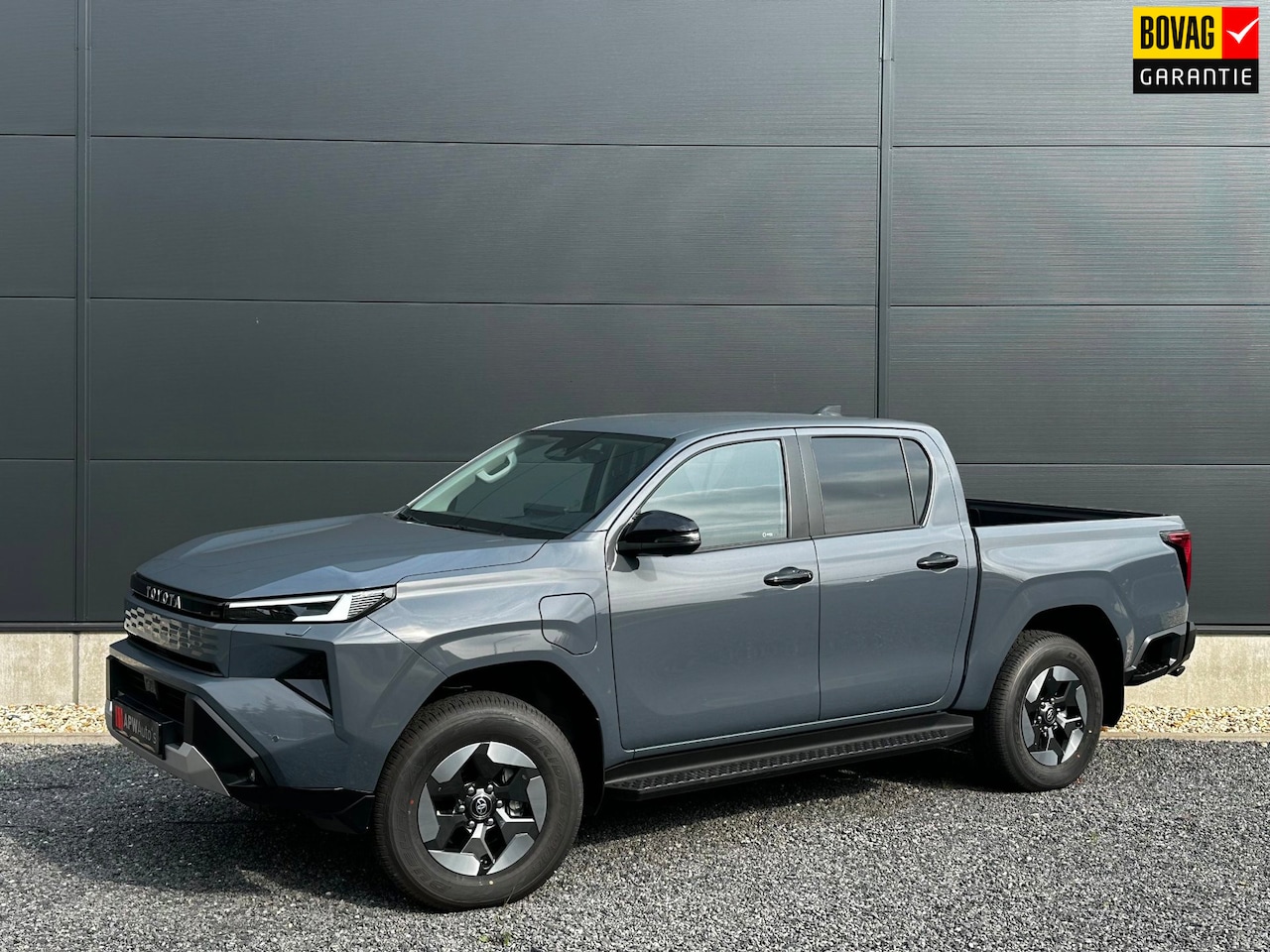 Toyota HiLux - Professional Dubbele Cabine BEV Electric | Leder | Clima | Elekt stoel | Trekhaak - AutoWereld.nl