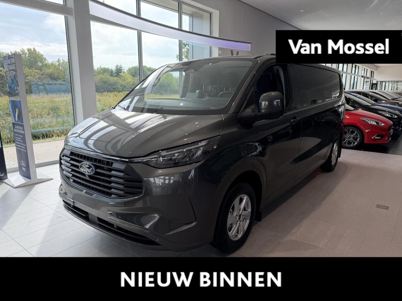 Ford Transit Custom - 320 2.5 PHEV L2H1 Limited | Nu met €4424,- bonus | Trekhaak | Direct leverbaar | Apple Car - AutoWereld.nl