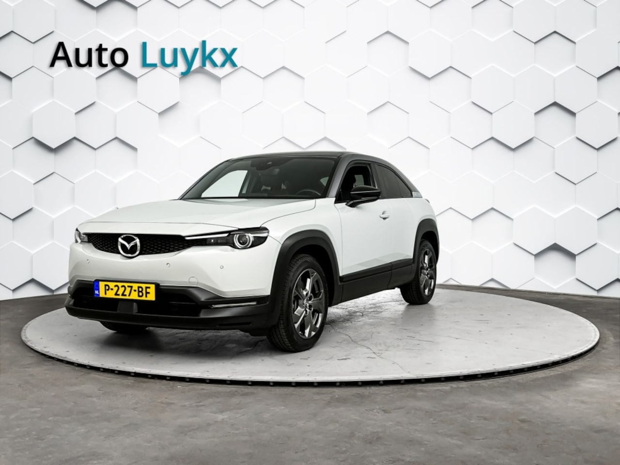 Mazda MX-30 - e-SkyActiv 145 First Edition | 92% SoH | Head-Up Display | Trekhaak | Elektrische Bestuurd - AutoWereld.nl