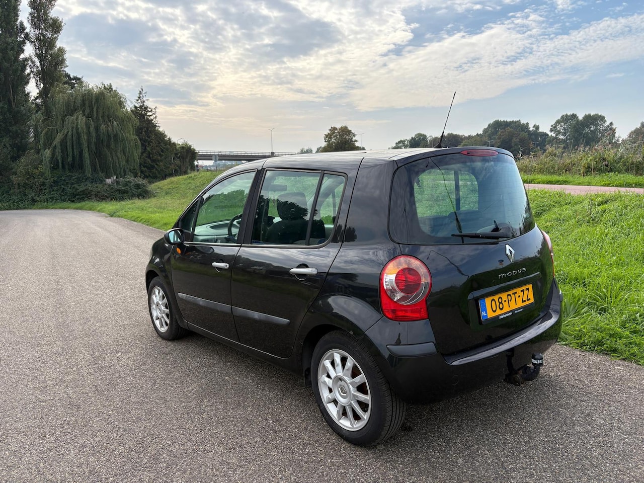 Renault Modus - 1.4-16V Authentique Luxe 1.4-16V Authentique Luxe - AutoWereld.nl