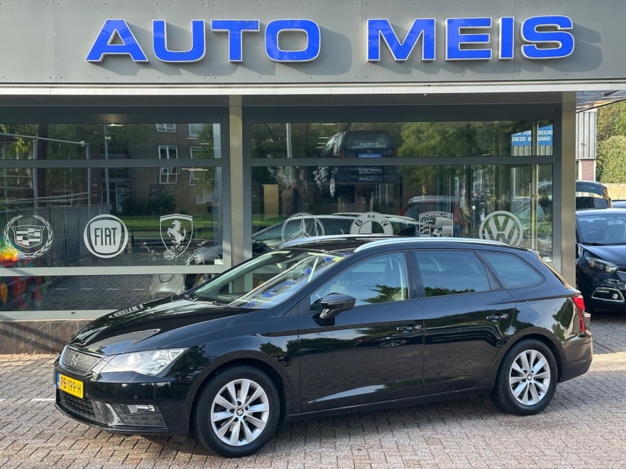 SEAT Leon - 1.0 EcoTSI Style Business Intense Automaat Navi Cruise Telefoon Trekhaak - AutoWereld.nl