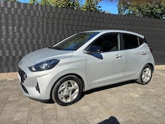 Hyundai i10 - 1.0 COMFORT 5-ZITS *DAB//CARPLAY//NIEUWSTAAT