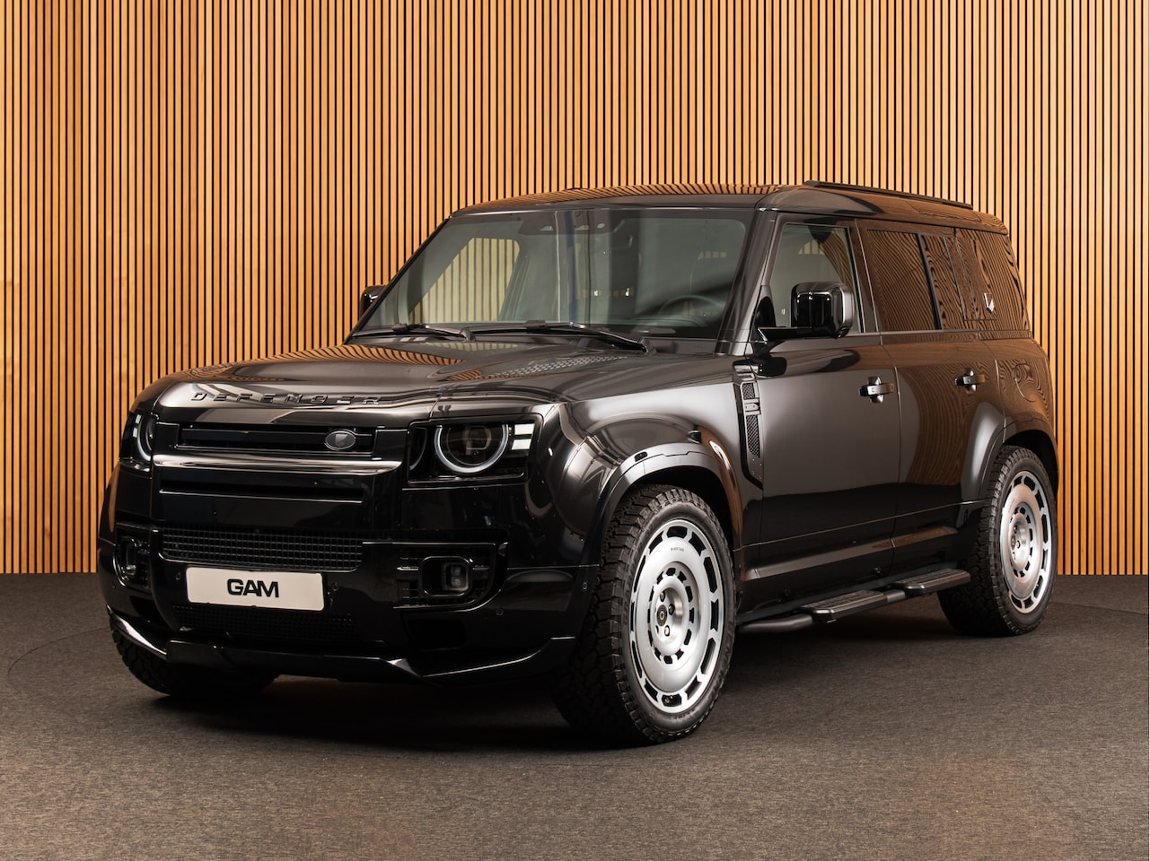 Land Rover Defender 110 - 2.0 P300e 110 X-Dynamic HSE HERITAGE | PANO | HUD | 22" | MERIDIAN 700W - AutoWereld.nl