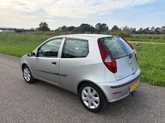 Fiat Punto - 1.4-16V Navigator