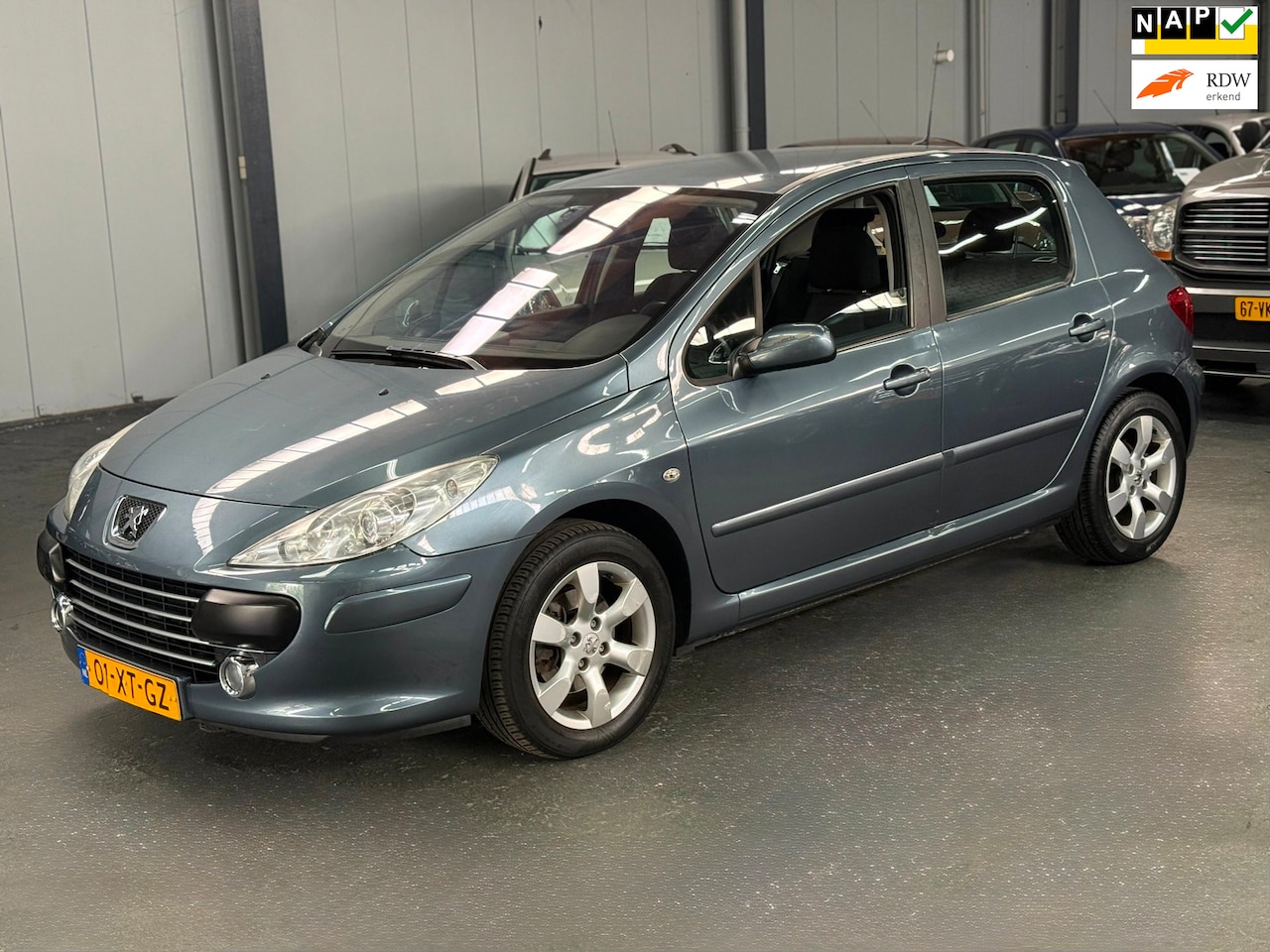 Peugeot 307 - 1.6-16V Premium Automaat Nieuwe APK Camera Trekhaak - AutoWereld.nl