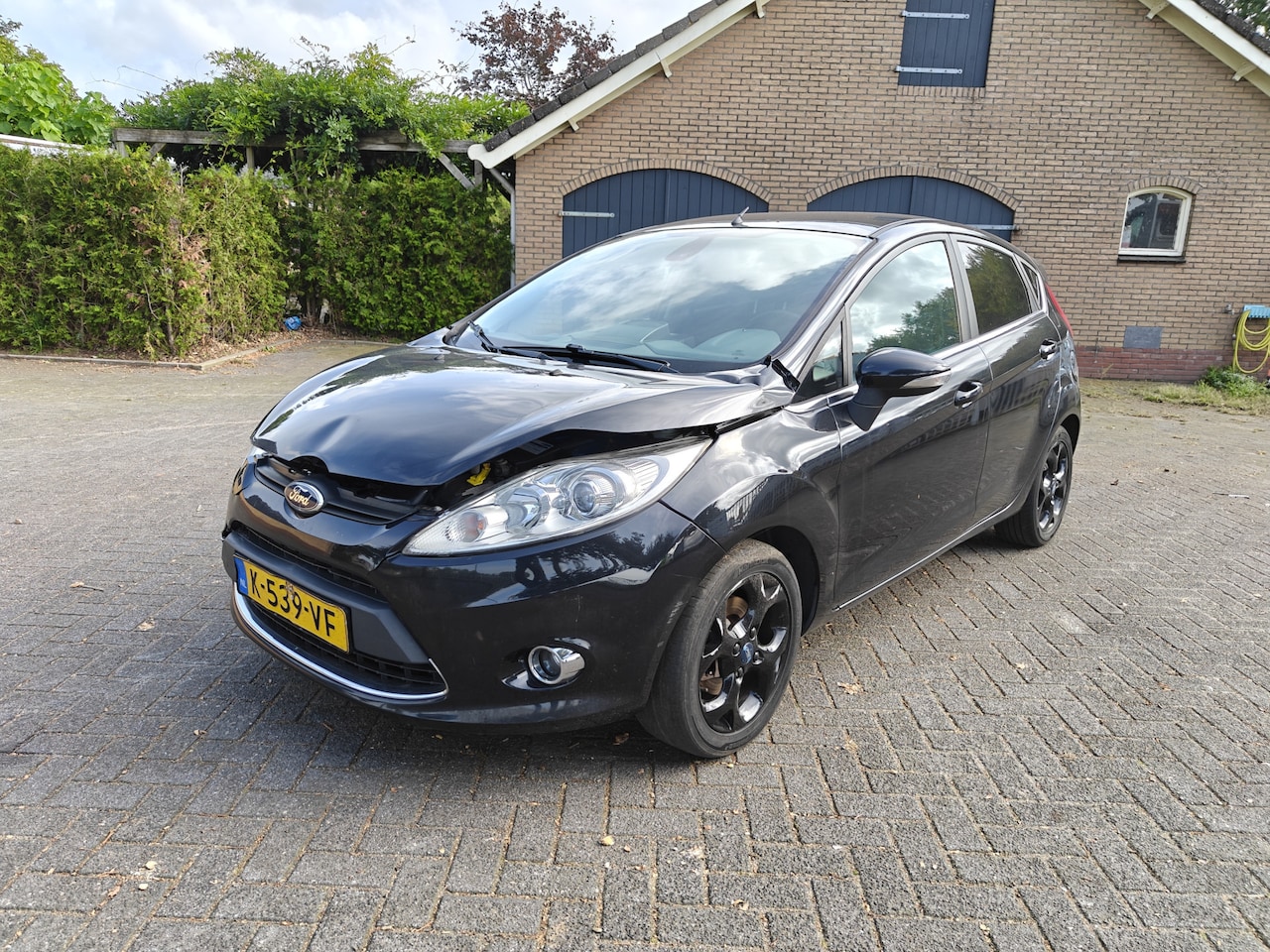 Ford Fiesta - 1.6 Ghia CLIMA BJ 2010 - AutoWereld.nl