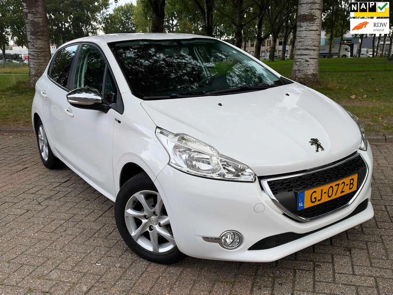 Peugeot 208 - 1.2 PureTech Style 1.2 PureTech Style - AutoWereld.nl