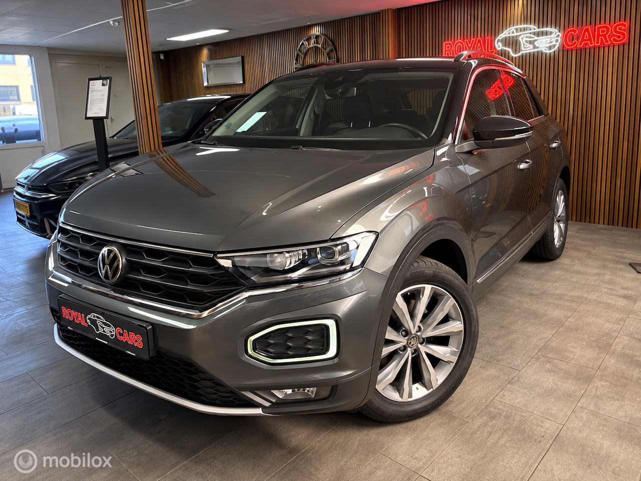 Volkswagen T-Roc - 1.5 TSI Sport|Lane A.|Carplay|Top staat! - AutoWereld.nl