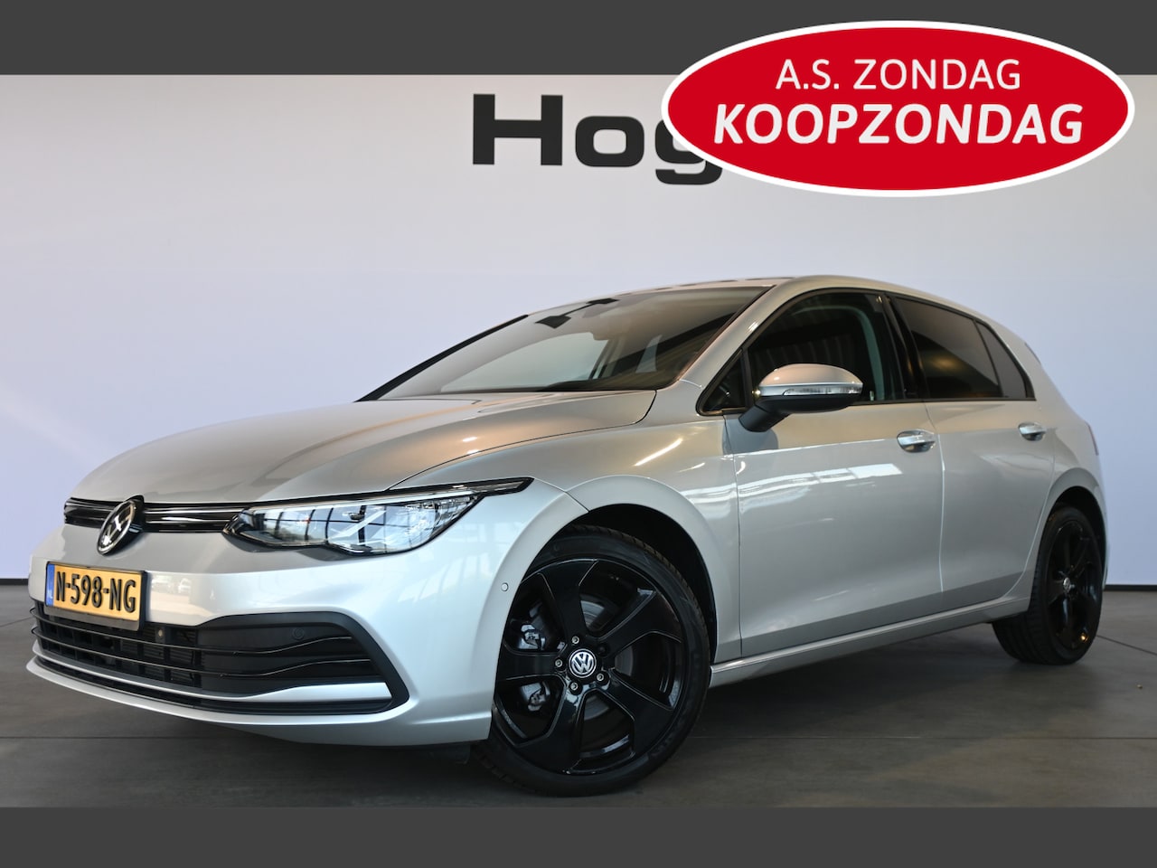 Volkswagen Golf - 1.5 eTSI R-Line Automaat Clima Carplay Cruise Control Rijklaarprijs Inruil Mogelijk! - AutoWereld.nl