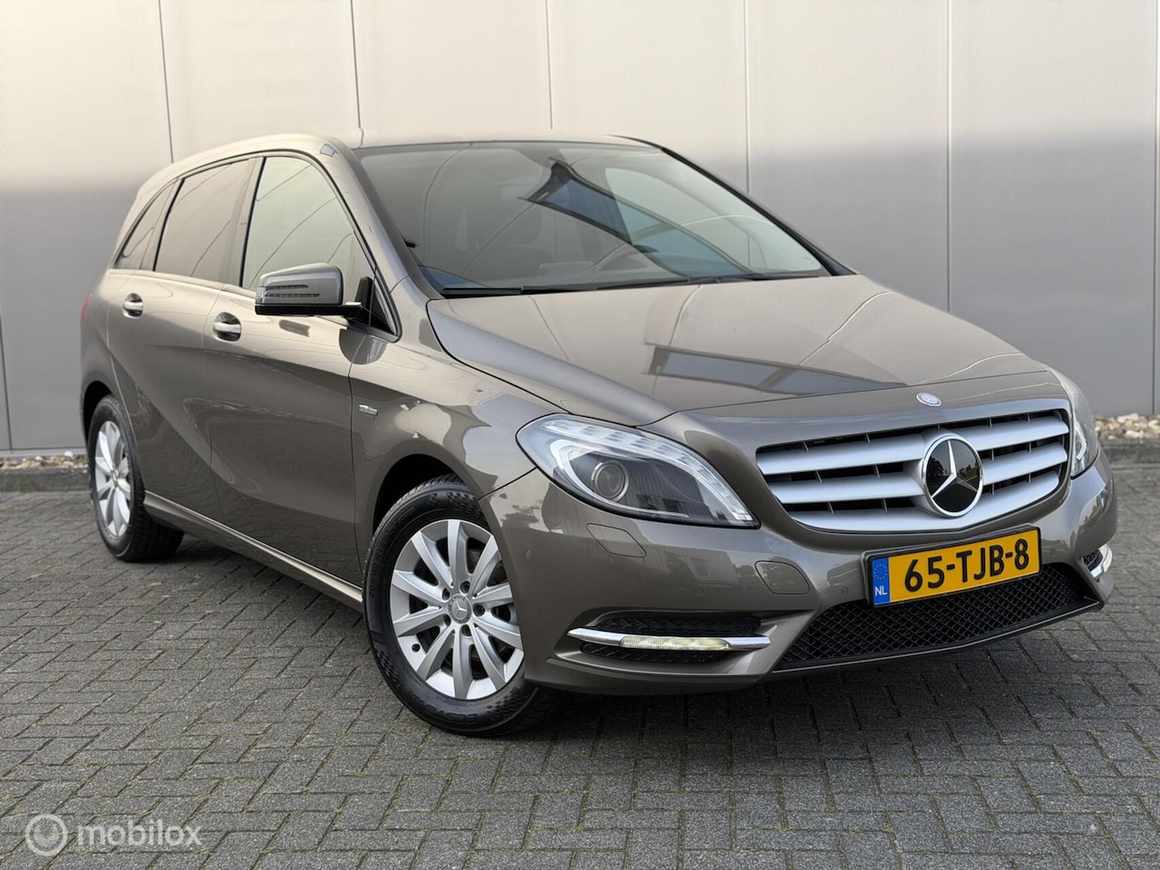 Mercedes-Benz B-klasse - 180 Ambition|KETTING VV|XENON|CRUISE - AutoWereld.nl