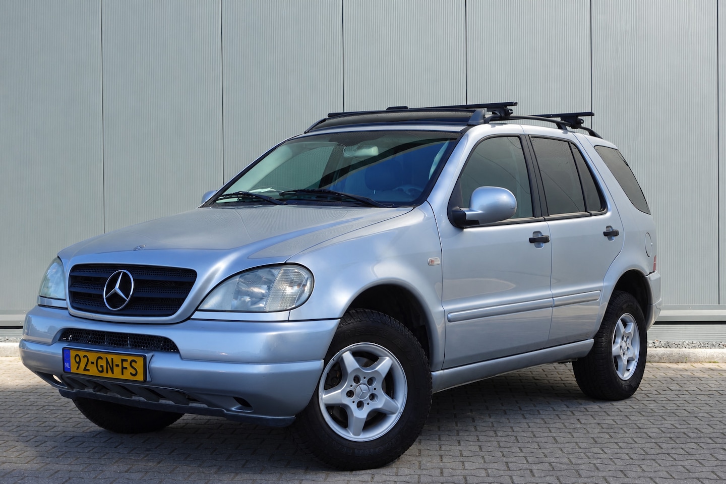 Mercedes-Benz M-klasse - 320 320 - AutoWereld.nl
