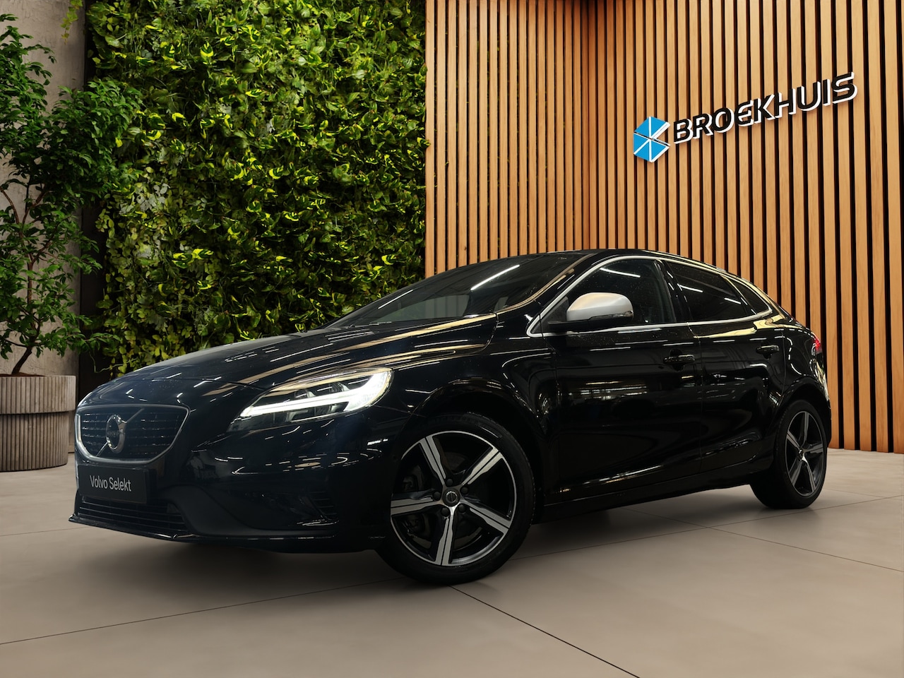 Volvo V40 - 1.5 T3 Polar+ Sport | Panoramadak | Stoelverwarming | R-Design| - AutoWereld.nl