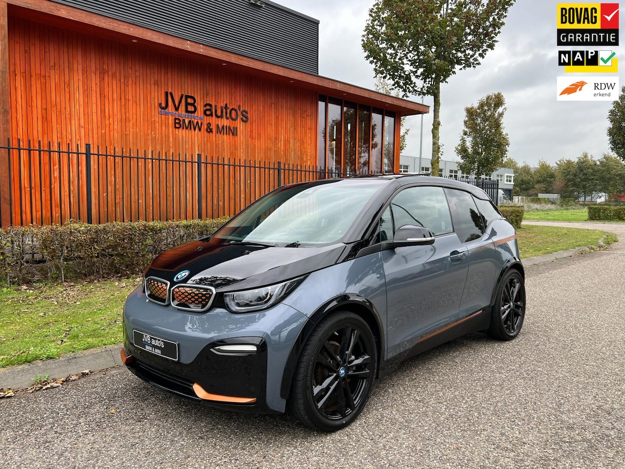 BMW i3 - I3S 120Ah 42 kWh Unique Forever Edition Schuifdak, Leder H&K - AutoWereld.nl