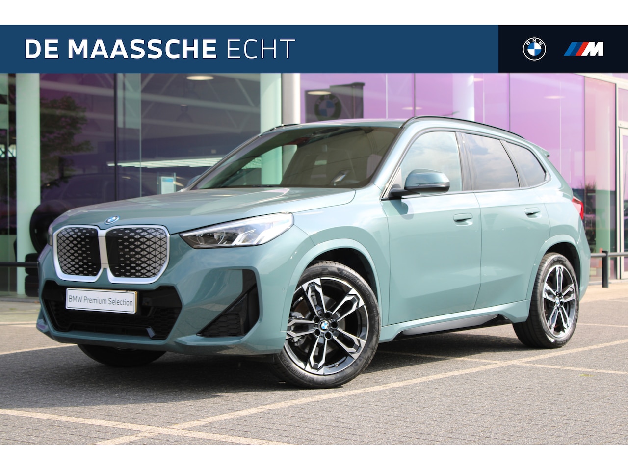 BMW iX1 - xDrive30 M Sport / Panoramadak / Sportstoelen / Achteruitrijcamera / Stoelverwarming / Get - AutoWereld.nl
