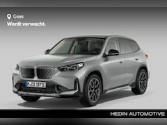 BMW iX1 - xDrive30 67 kWh | Comfort Access | Extra getint glas in achterportierruiten en achterruit
