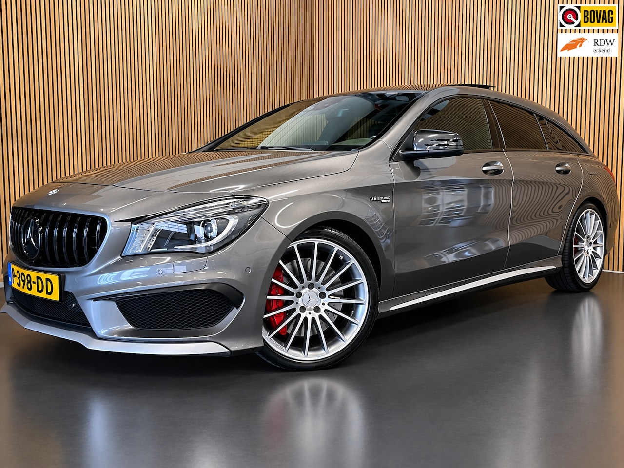 Mercedes-Benz CLA-klasse Shooting Brake - AMG 45 4MATIC OrangeArt Edition|381PK|PANO|VOLLEDER|CARPLAY|CAMERA|CRUISE|STOELVERWARMING| - AutoWereld.nl