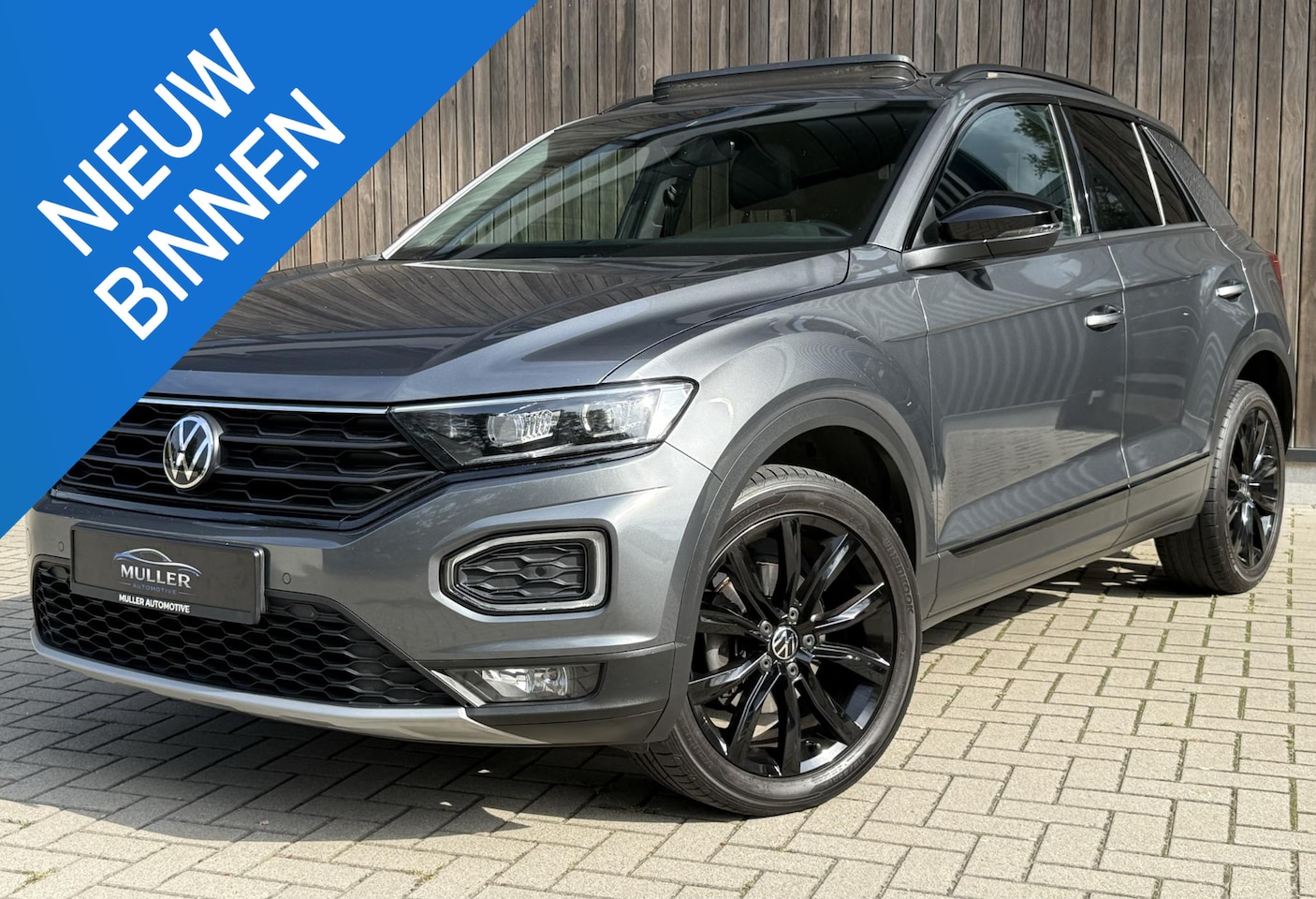 Volkswagen T-Roc - 1.5 TSI Sport PANO | KEYLESS | ACC | BLACKSTYLE | LANEASSIST - AutoWereld.nl