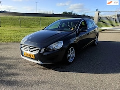 Volvo V60 - 2.0 D3 AUB ADVERTENTIE LEZEN