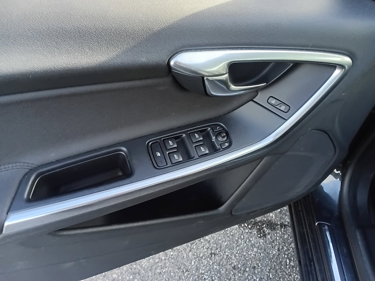 Volvo V60 - 2.0 D3 AUB ADVERTENTIE LEZEN!!!