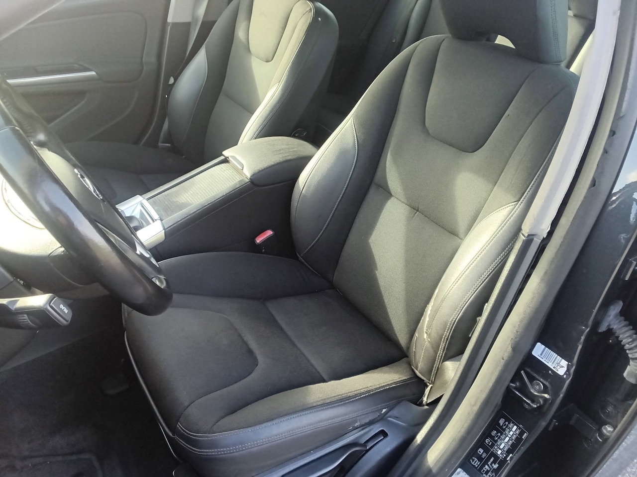Volvo V60 - 2.0 D3 AUB ADVERTENTIE LEZEN!!!