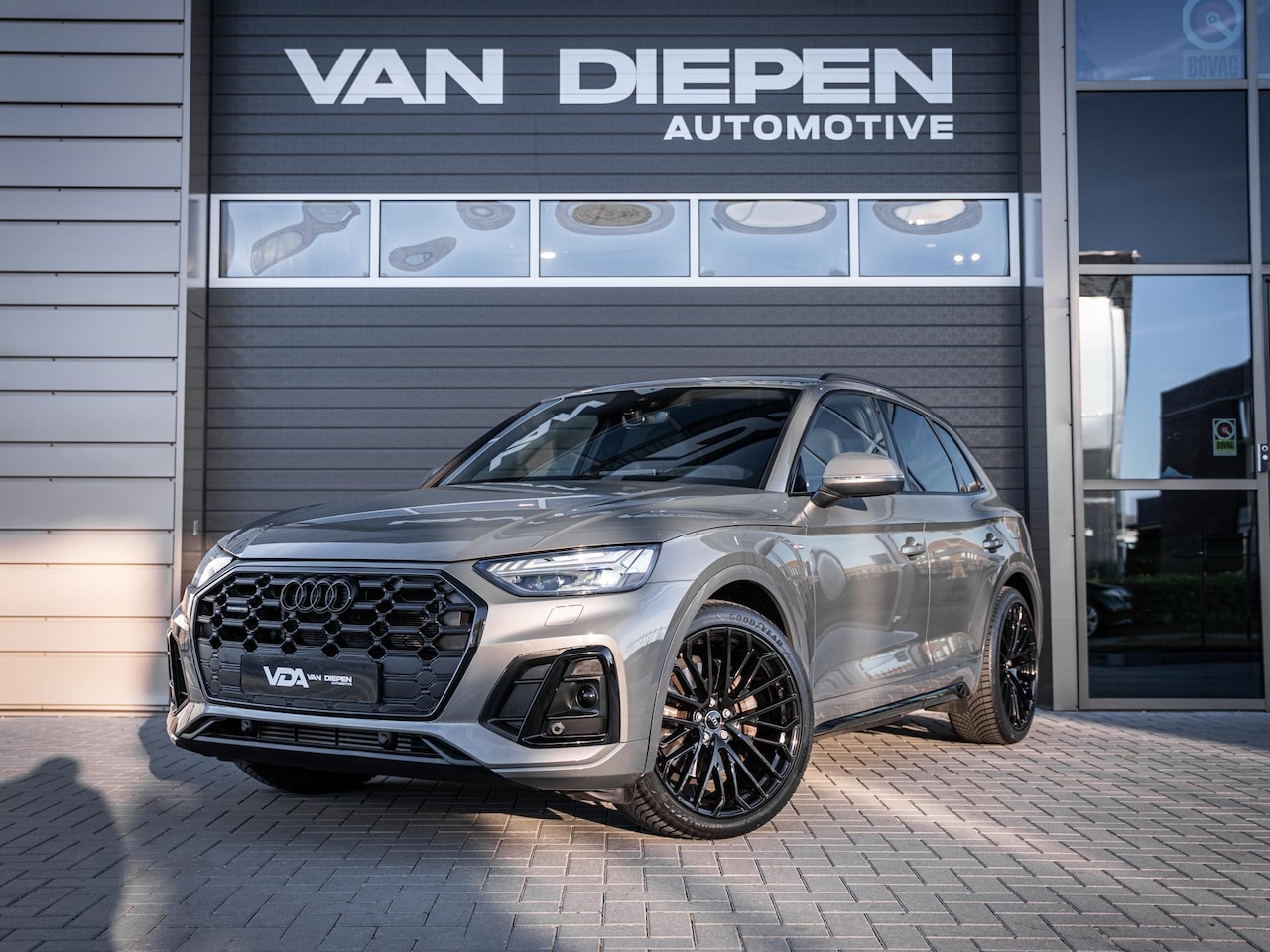 Audi Q5 - 55 TFSI e S edition Competition - Luchtvering l Pano l B&O l Memory - AutoWereld.nl
