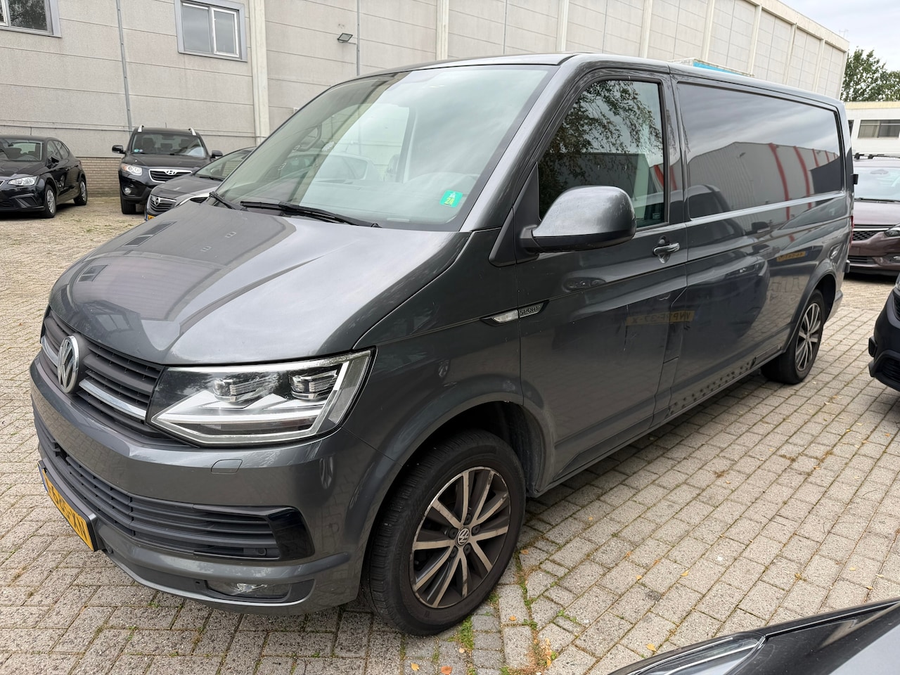 Volkswagen Transporter - 2.0 TDI L2H1 Comfortline Plus - Lange uitvoering ! - AutoWereld.nl