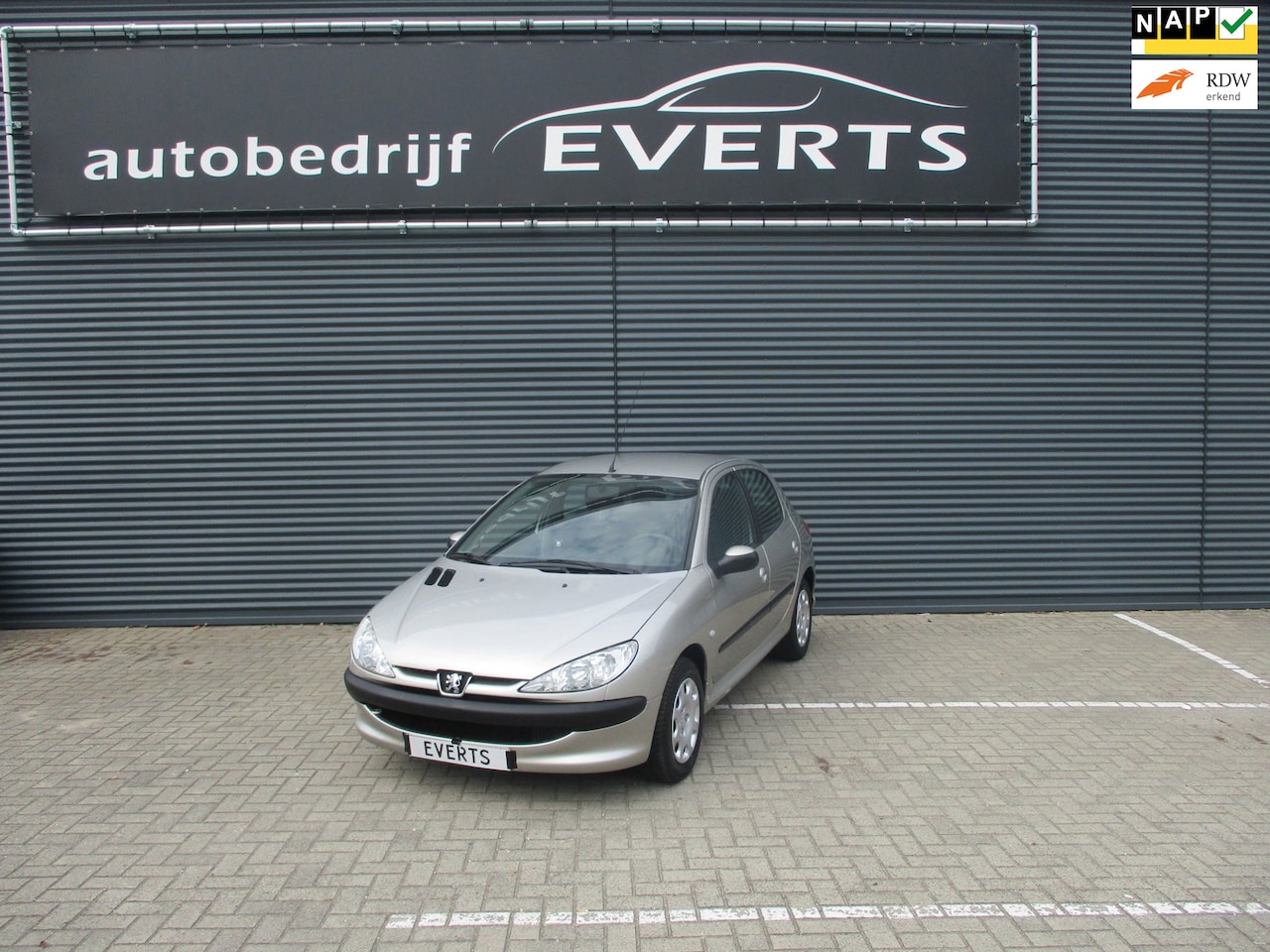 Peugeot 206 - 1.4 Air-line 2 Apk 24-09-2027 Airco elektrisch pakket dealer onderhouden zeer nette auto s - AutoWereld.nl
