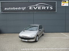 Peugeot 206 - 1.4 Air-line 2 Apk 24-09-2027 Airco elektrisch pakket dealer onderhouden zeer nette auto s