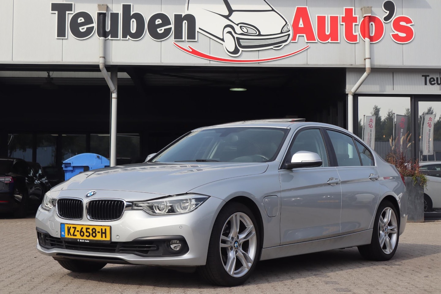BMW 3-serie - 330e Executive 330e Executive - AutoWereld.nl